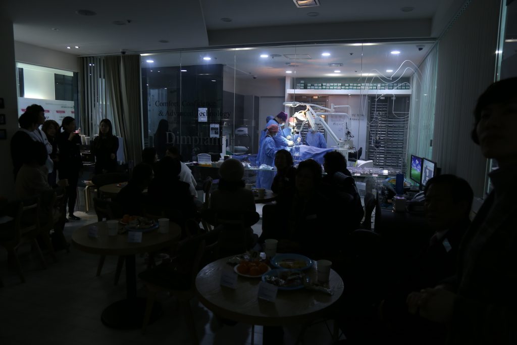 부산 임플란트 가격 내막과 적정 가격을 알아보기 위해서는 정동근 병원장