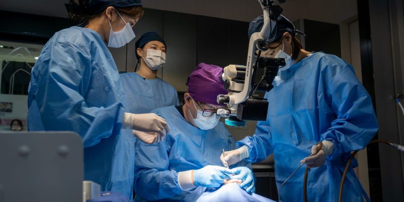 부산 65세 이상 임플란트, 보험 적용으로 부담 줄이세요